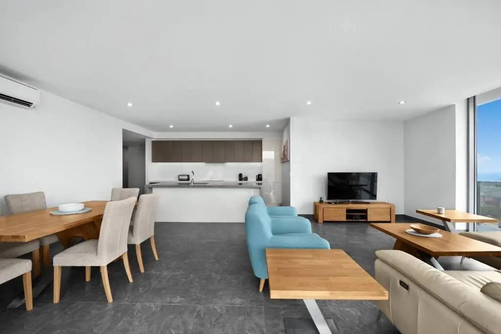 Luxury Apartment Caves Beach 4 Bed