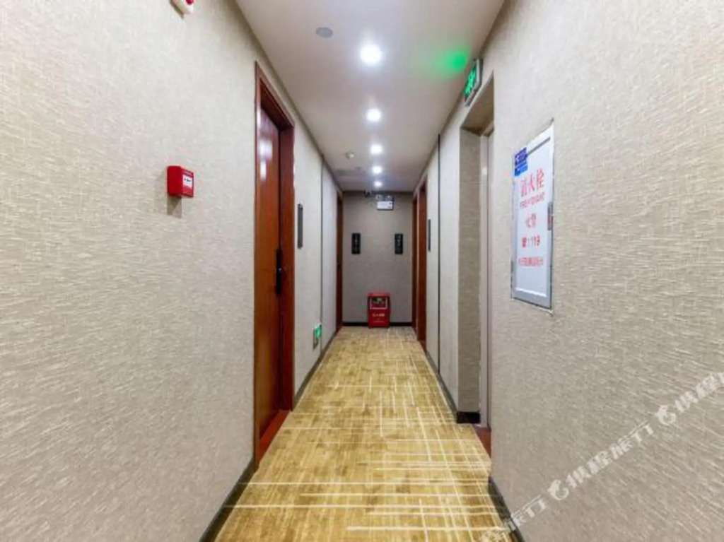 Yunji Hotel (Hengqin Port & Chimelong Branch)