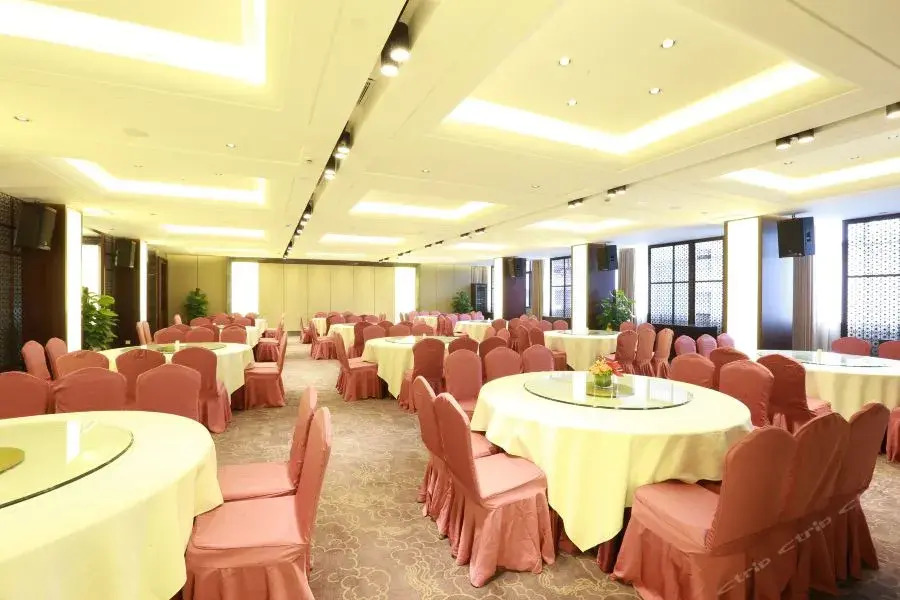 Fengqi Hotel