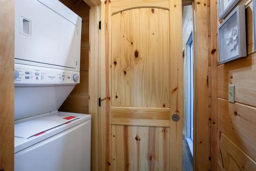 Bandit Lodge BRAND NEW CABIN w Pool