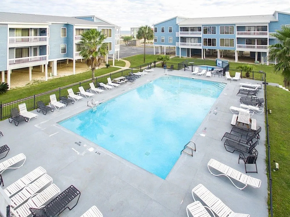 1872 W Beach Blvd Condo Unit F203