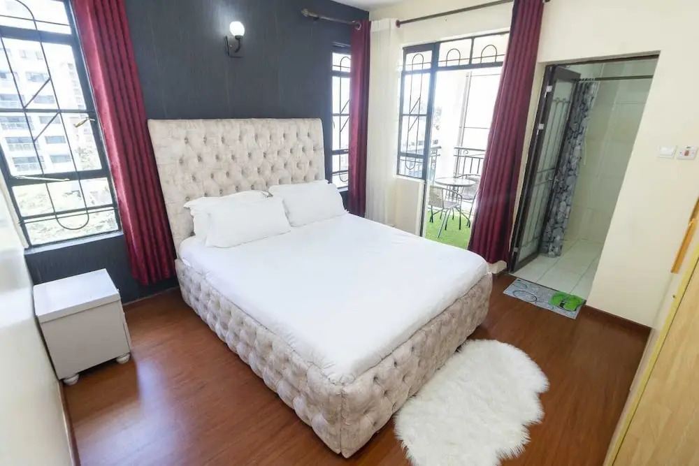 Lux Suites Mararo Court Apartments
