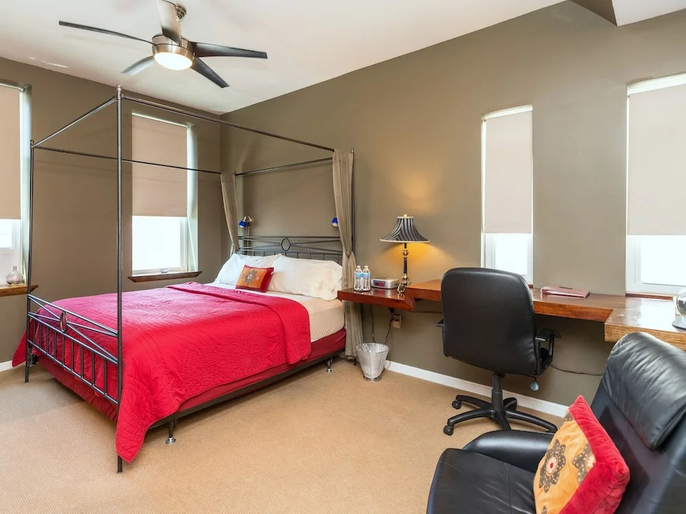 Inn At 2920