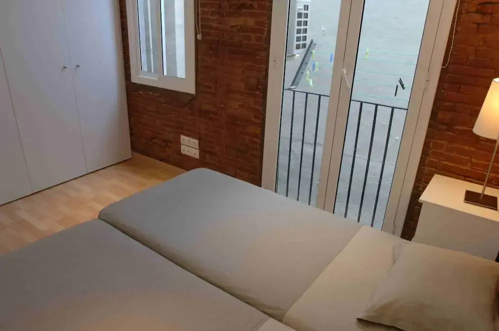 Old Town Apartment With Balcony And Wifi