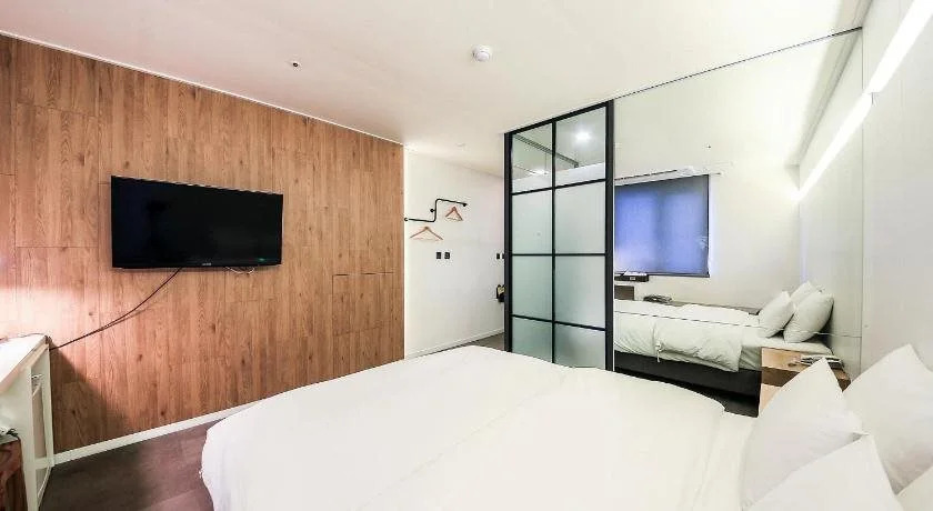 Blvd Hotel