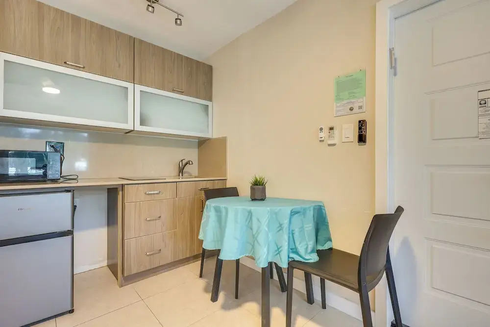 1 Mi to Pompano Beach Pier: Pet-friendly Studio!