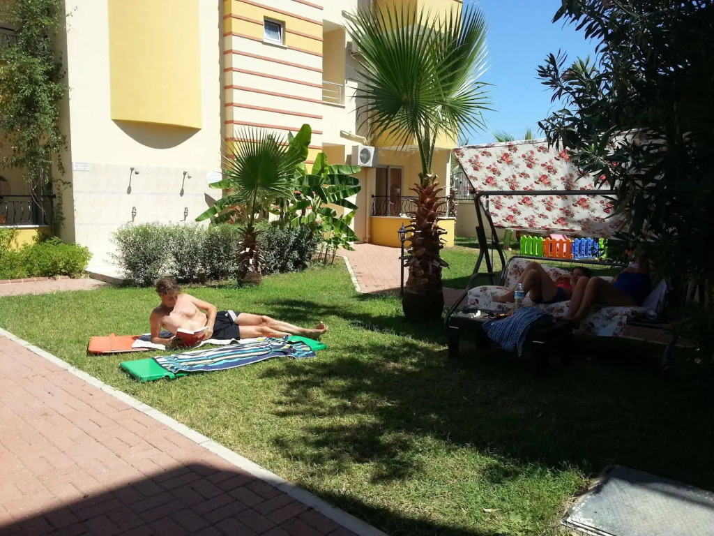 Summer rose hotel