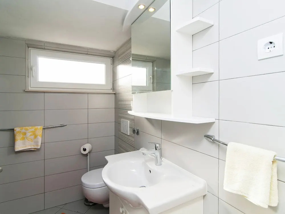 Spacious Apartment in Zecevo Rogoznicko With Terrace