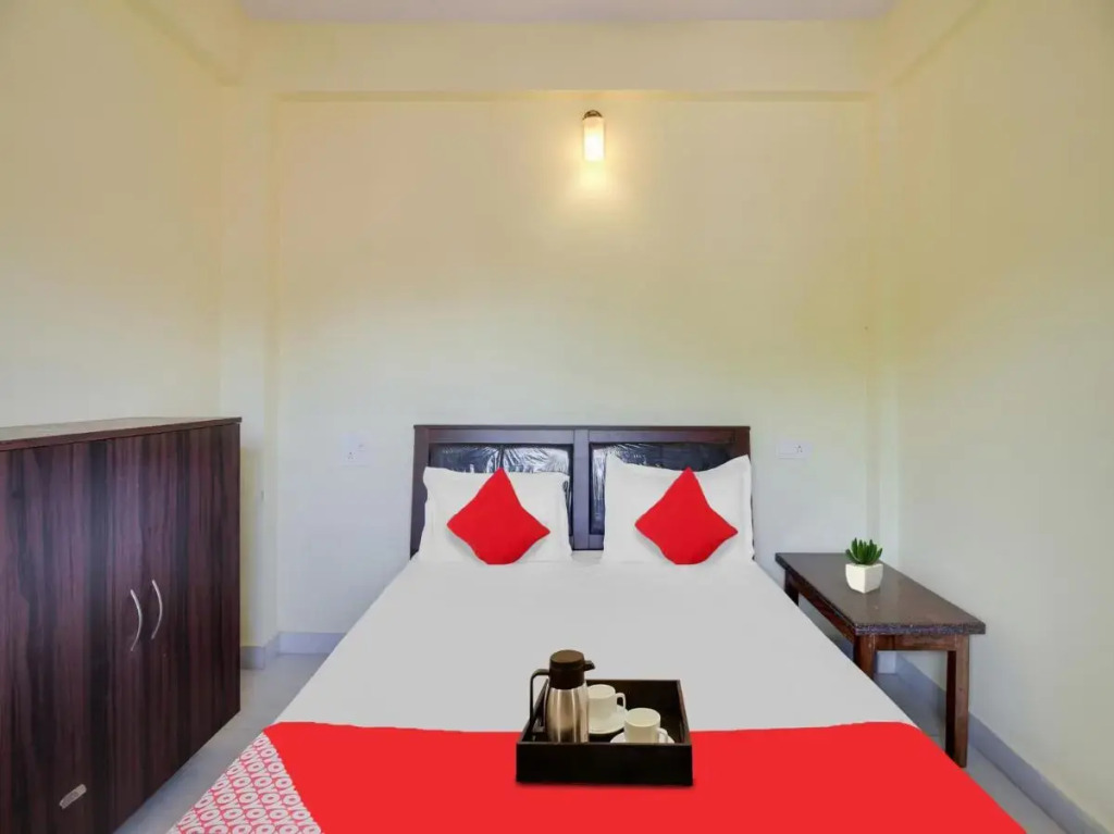 OYO Flagship 70262 Hotel River Wood