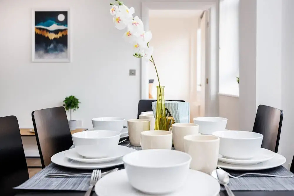 Modern 2 bed Flat in Town Centre - Free Wifi