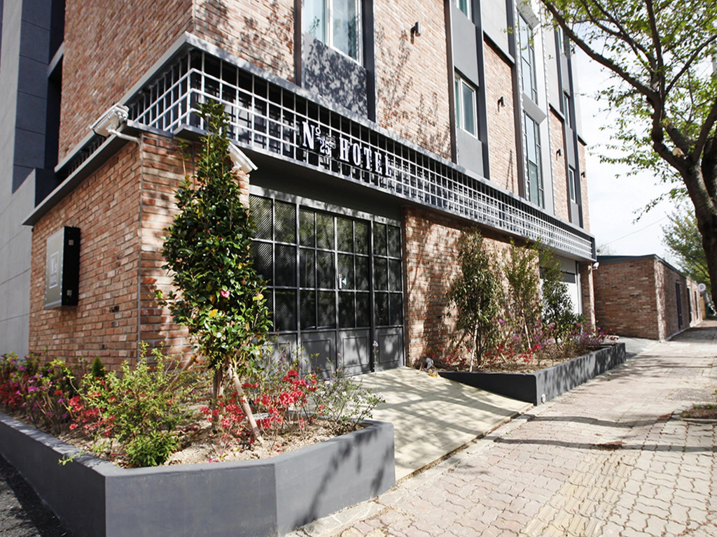 No. 25 Hotel Myeongji Oceanc City Business