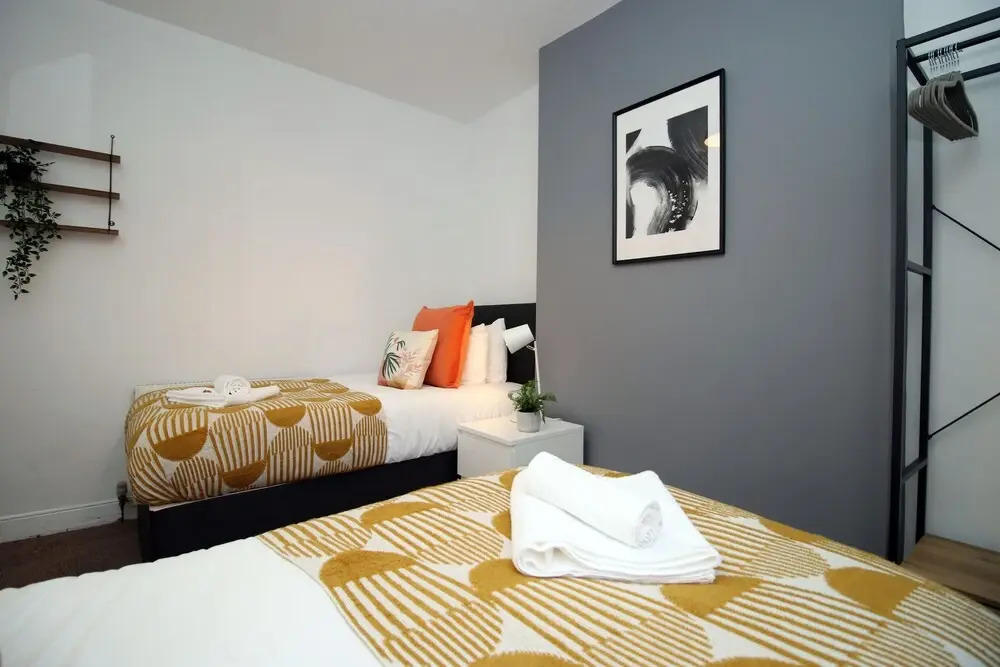 Spacious 4 bedroom house - Moira Lodge by Tŷ SA