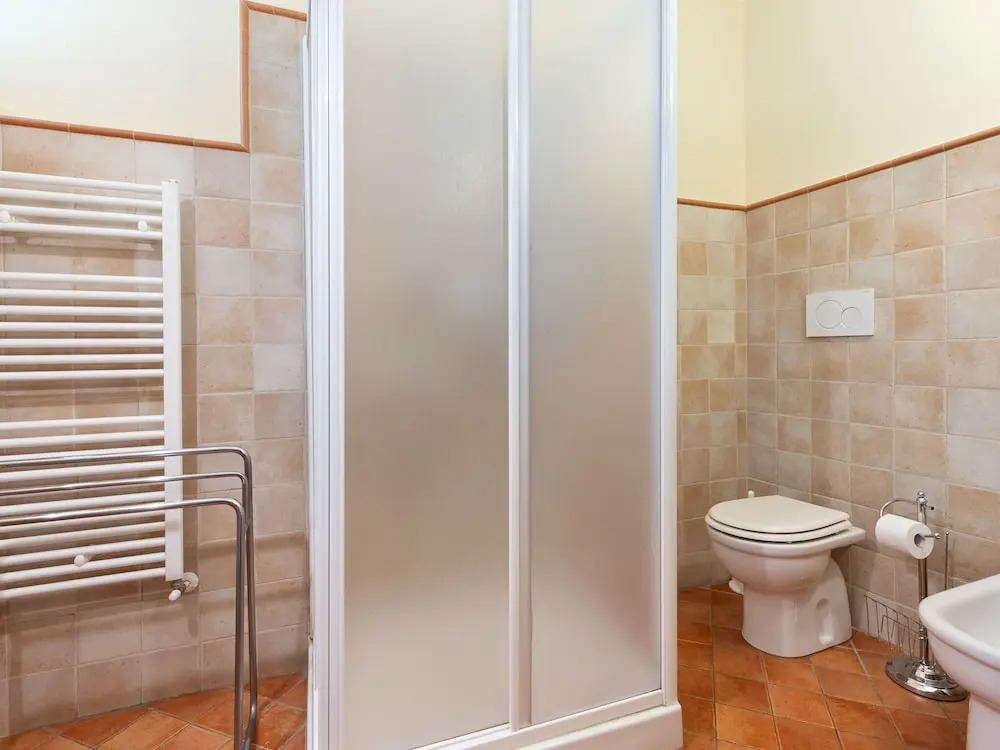 Quaint Holiday Home in Siena with Hot Tub