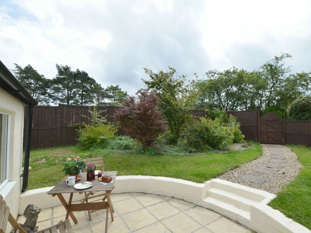Spacious Holiday Home in Felindre With Garden