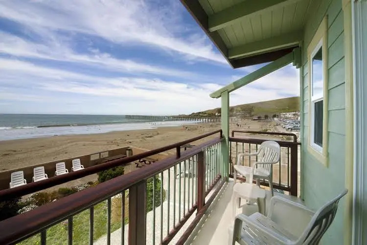 Shoreline Inn...on the beach