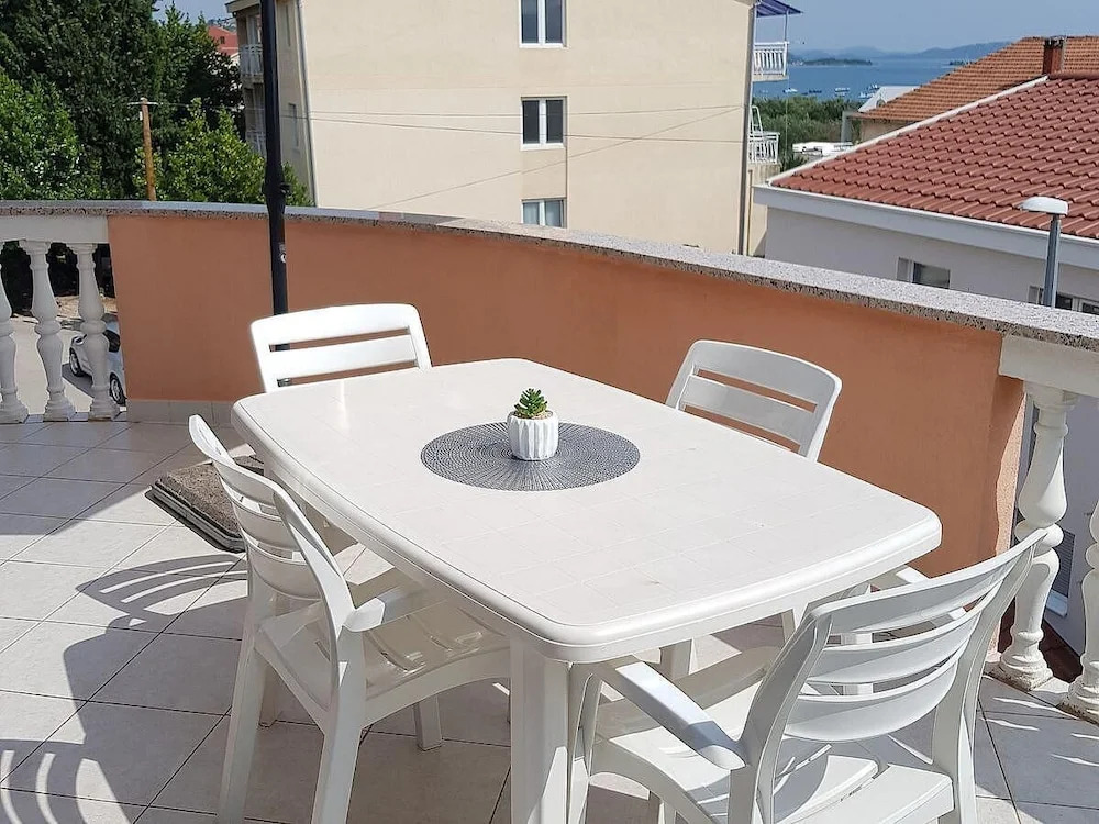 Cozy apartments Neda near the sea