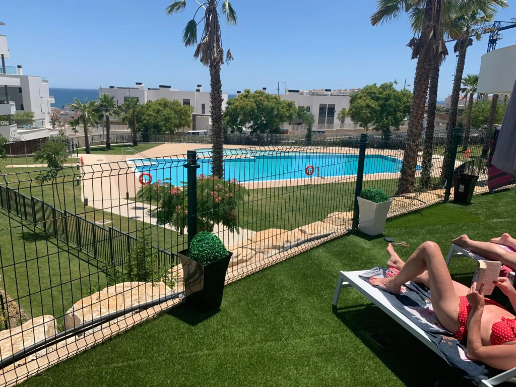 BRAND NEW STUNNING 3 BED RAISED GROUND FLOOR APARTMENT WITH SEA & POOL & MOUNTAIN VIEW INDOOR & OUTDOOR SWIMMING POOLS & GYM WALKING DISTANCE TO BEACH PORT Casa Casu Estepona