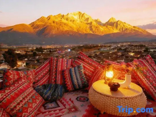 Hidden in Mountains • Lijiang Ancient Town 270° Panoramic View, Mountain-View Boutique Guesthouse
