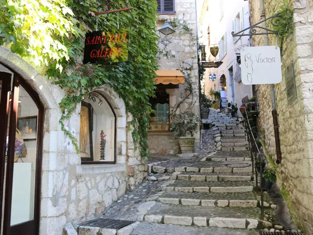 Nice Apartment on the Cote D'azur