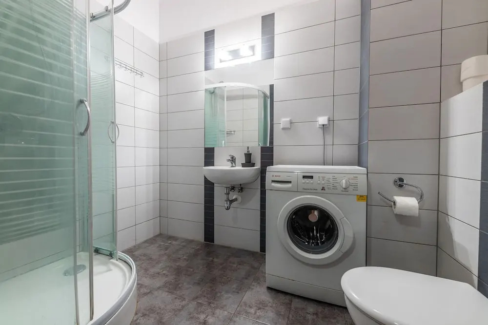Victus Sunny Apartments with Parking by Noclegi Renters