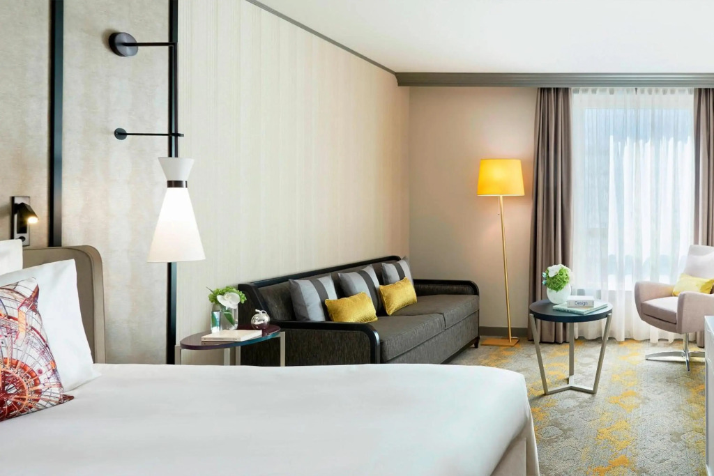 Renaissance Paris La Defense Hotel