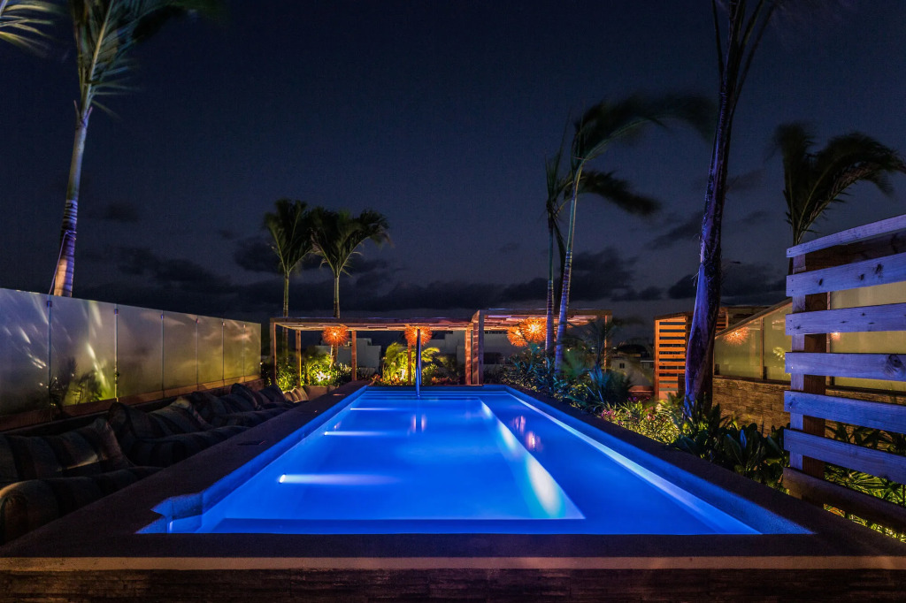 Newport House Playa Boutique Hotel - Beach Club Access