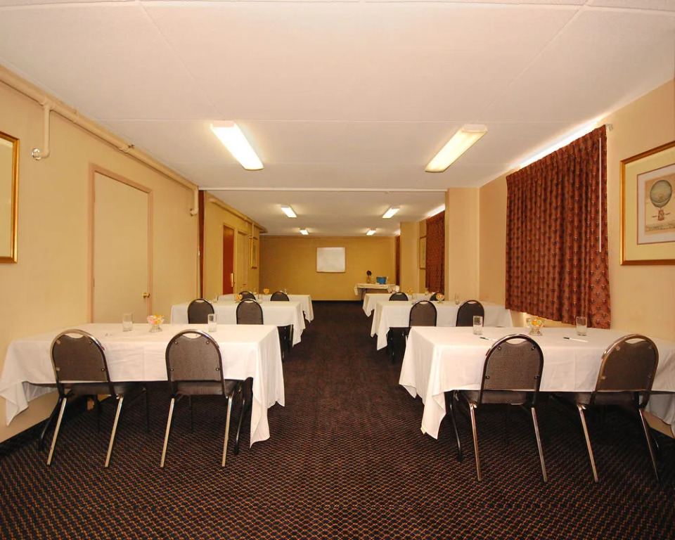 Quality Inn & Suites Waterloo-Ia (us)