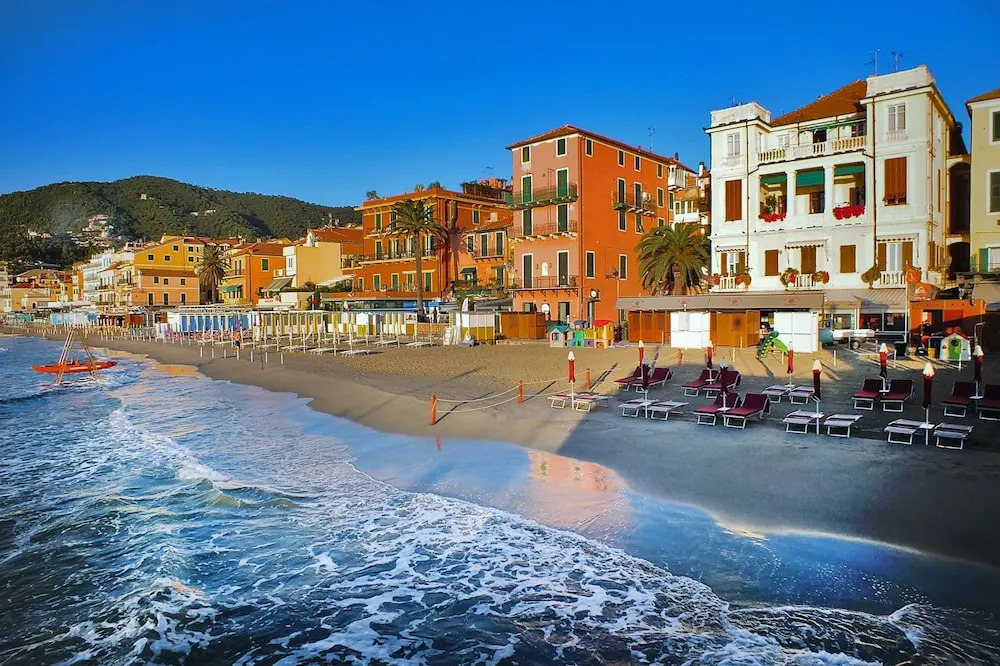 La Vie Enchanting Sea View