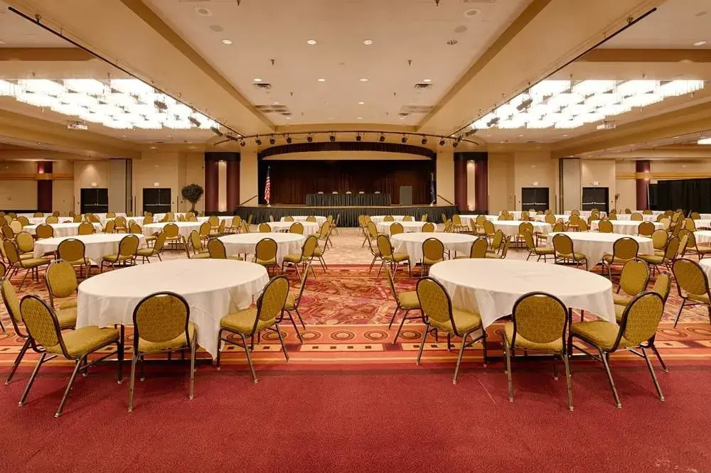 Holiday Inn Omaha Convention Center