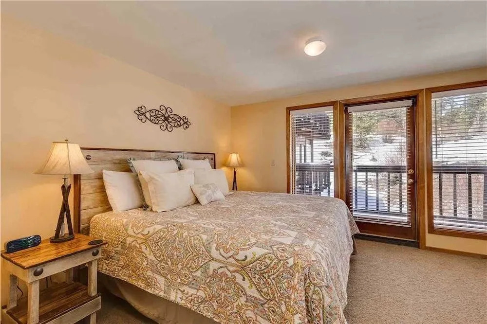 TYRA SKI IN OUT 4 BR Condo