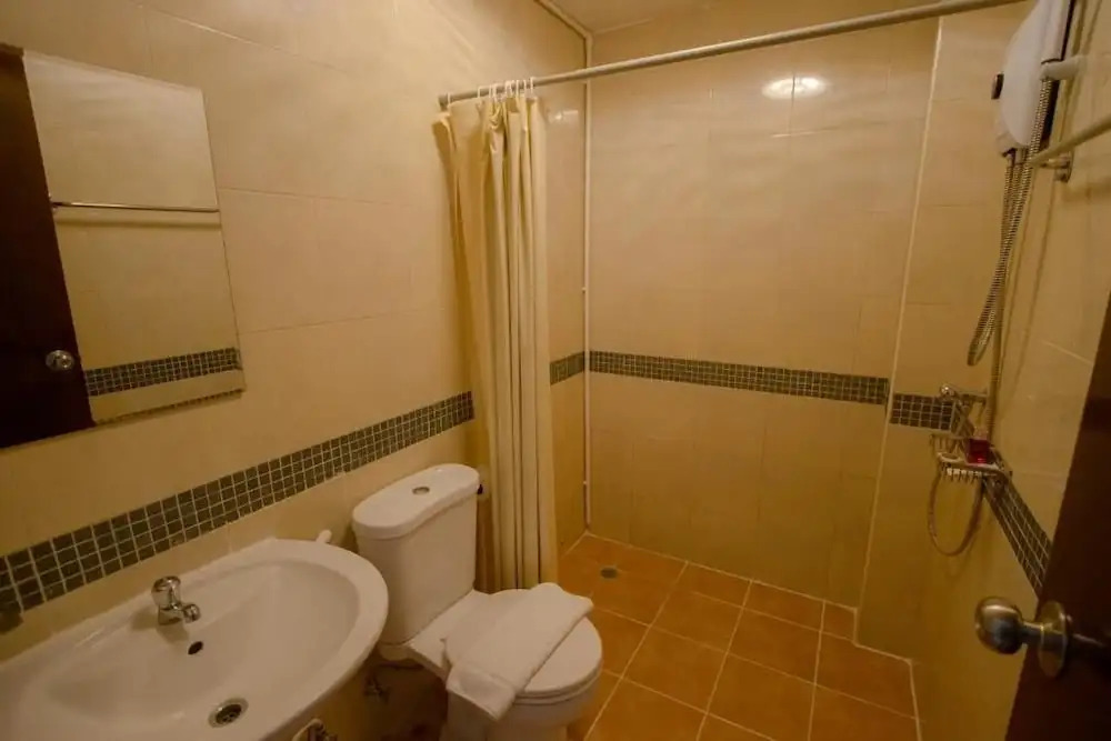 RoomQuest Kalim Beach