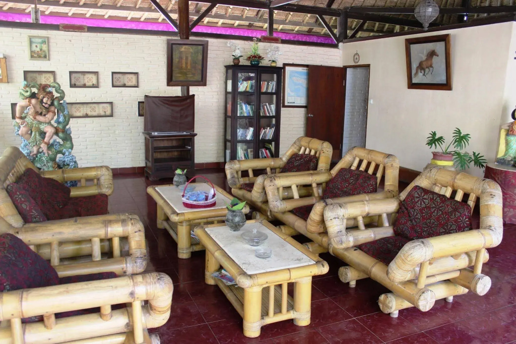 Anom Beach Hotel