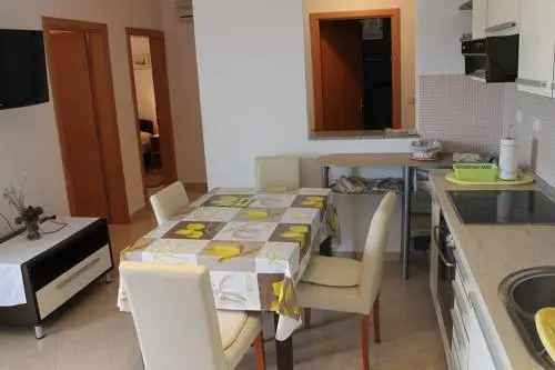Apartment in Ždrelac with sea view, balcony, air conditioning, Wi-Fi