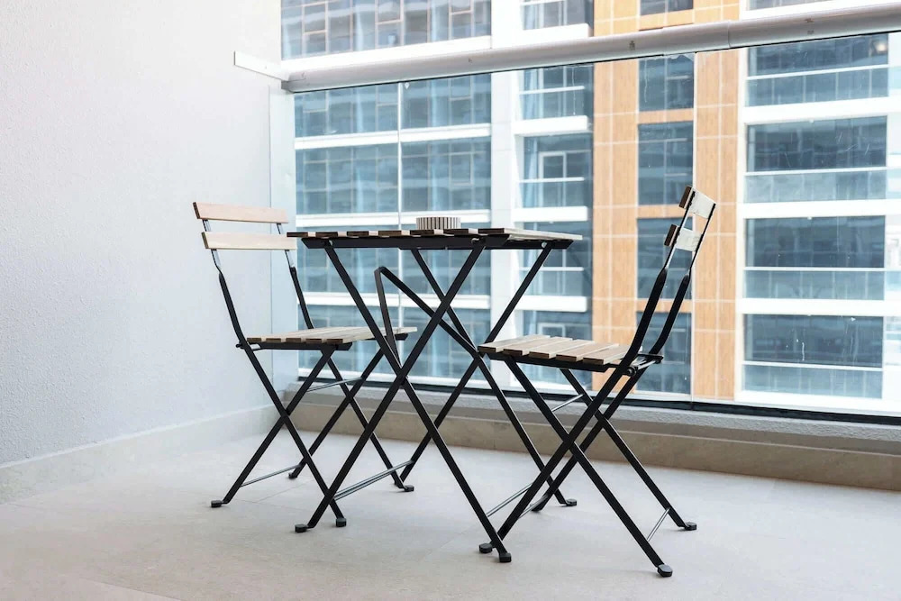 Business Bay Chic Studio for 3 in a Great Location