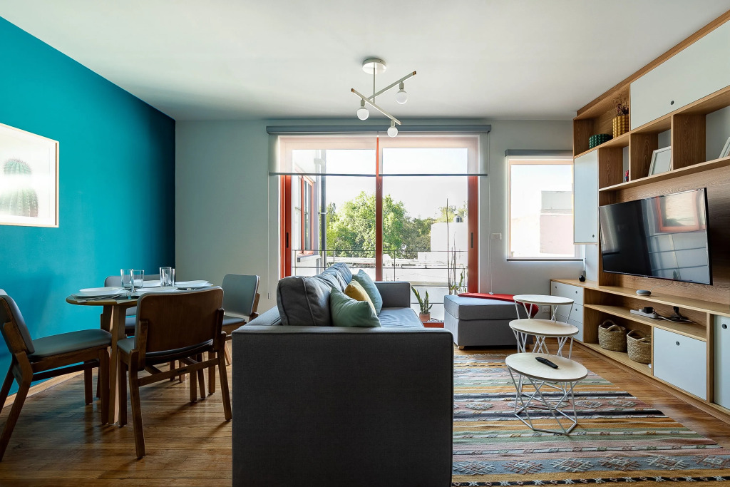Casai Hip Tech Top Floor apt w Private Terrace