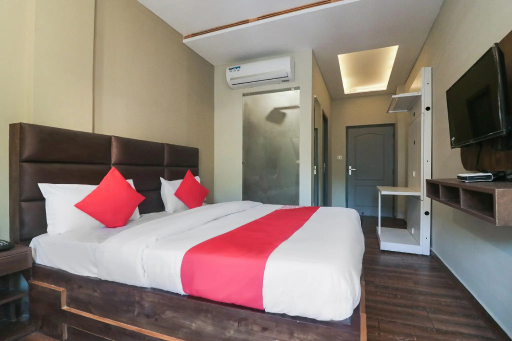 OYO 65757 Hotel Mm Inn