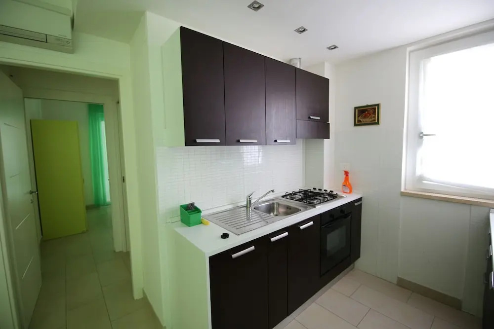 Apartment 20 Meters From The Sea 7 Beds With Small Sea View