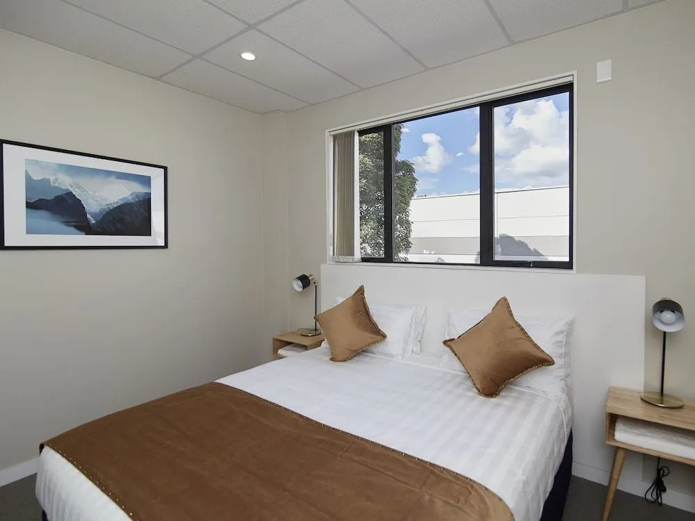 Three Palms Lodge