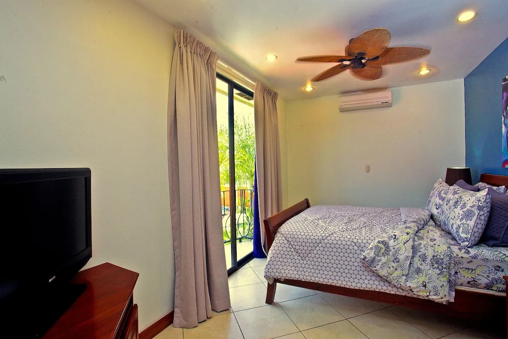 Montecarlo 13 - 2 Br Condo