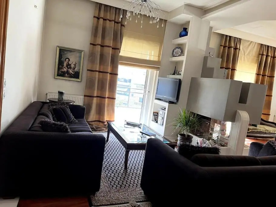 Central Luxury Apartment with huge balcony