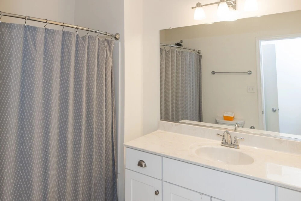 North End Paradise 3 Bedroom Home by Redawning