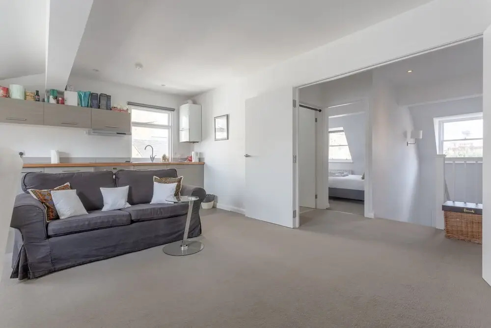 Bright & Airy 1 Bedroom Apartment in Central London
