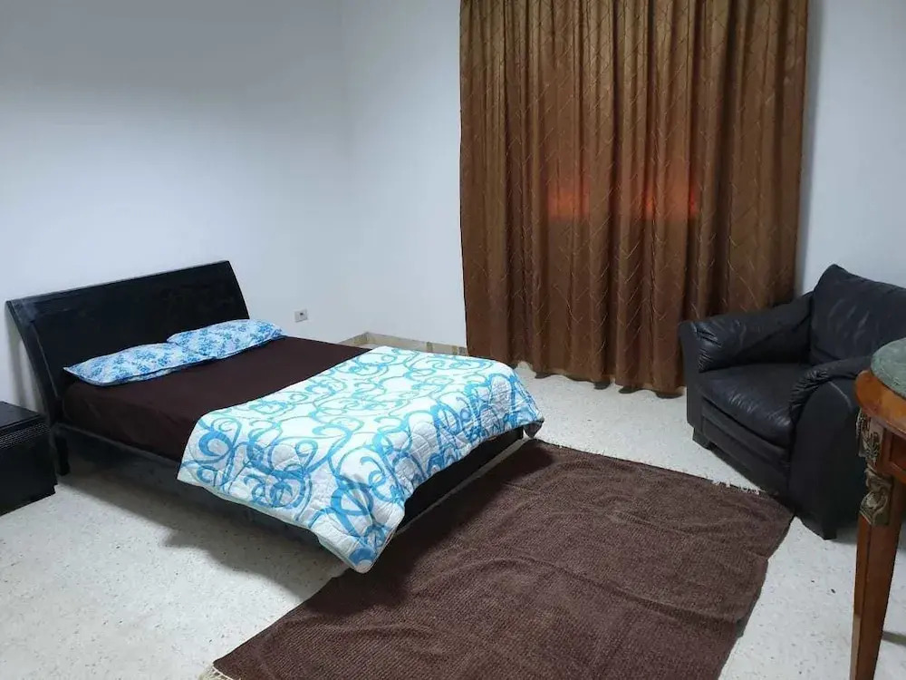 Amazing 3 bedroom flat 2min to the beach
