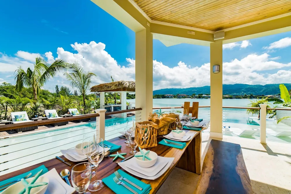 Everything Nice By the Sea in Montego Bay 5BR