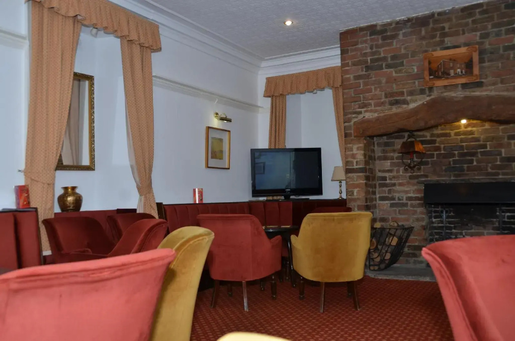 Healey Hotel