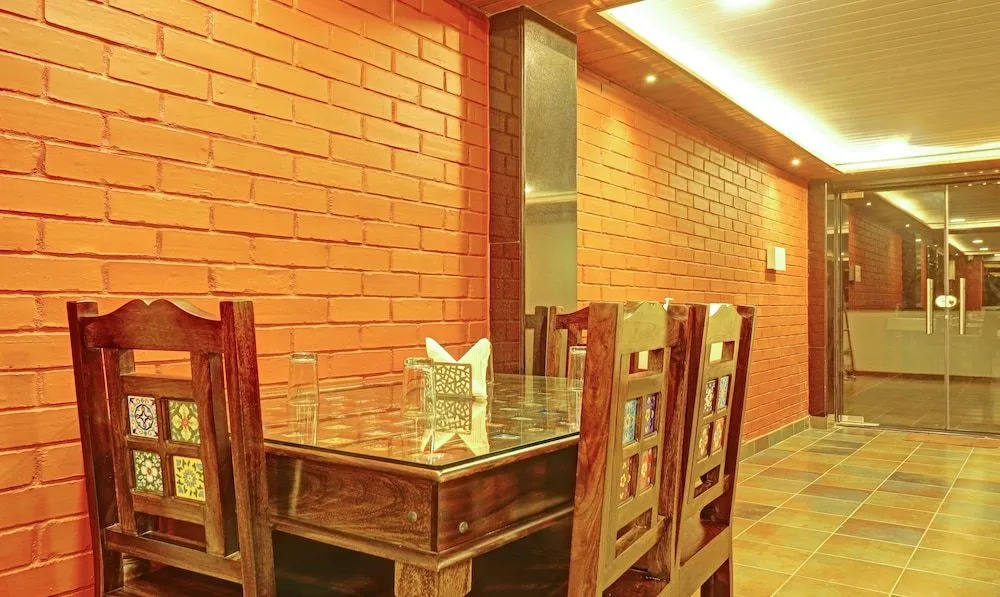 Townhouse The 36 Inn Madhuravada Bus Stop