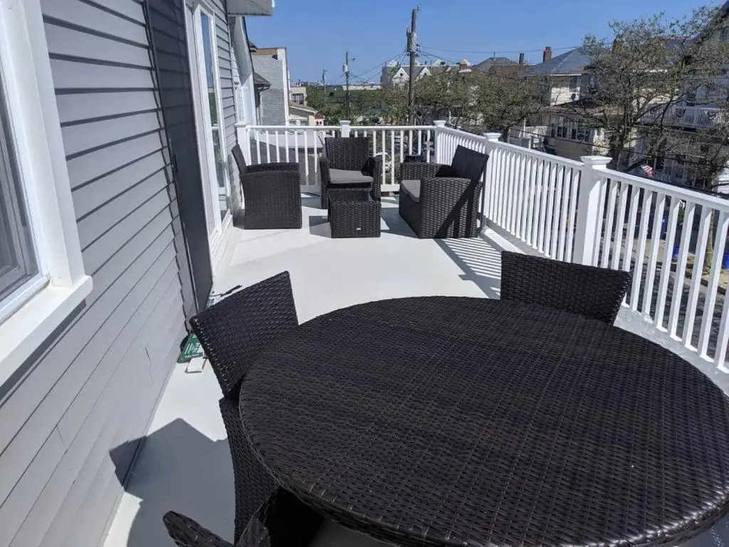 Lux 3 Bd - Perfect & Parking & Massive Patio