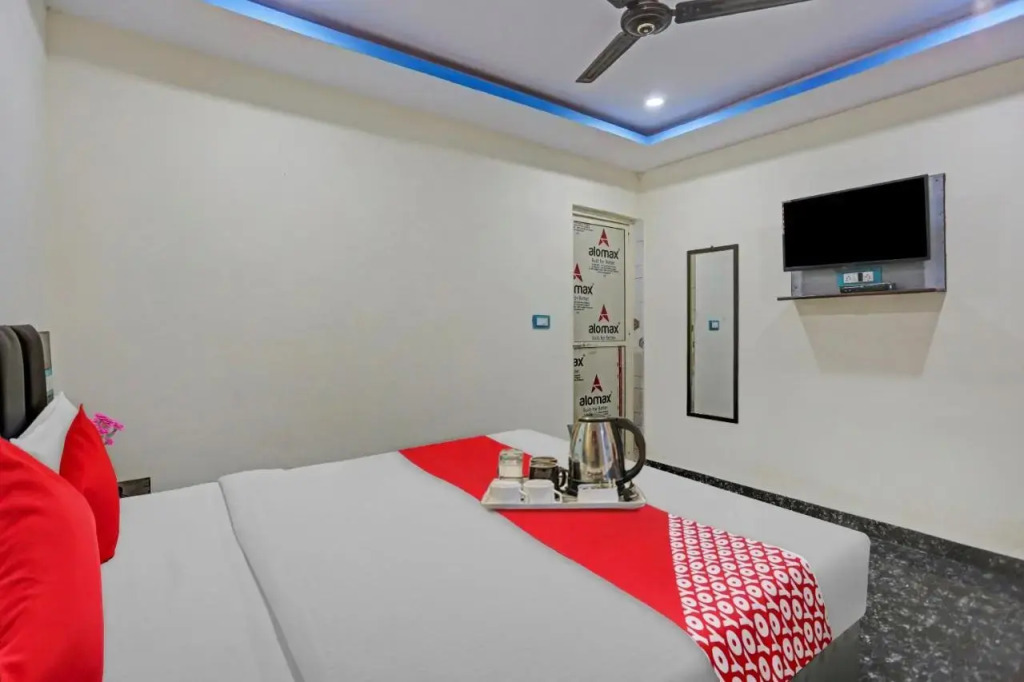 OYO Flagship 70297 Royal Palace Guest House