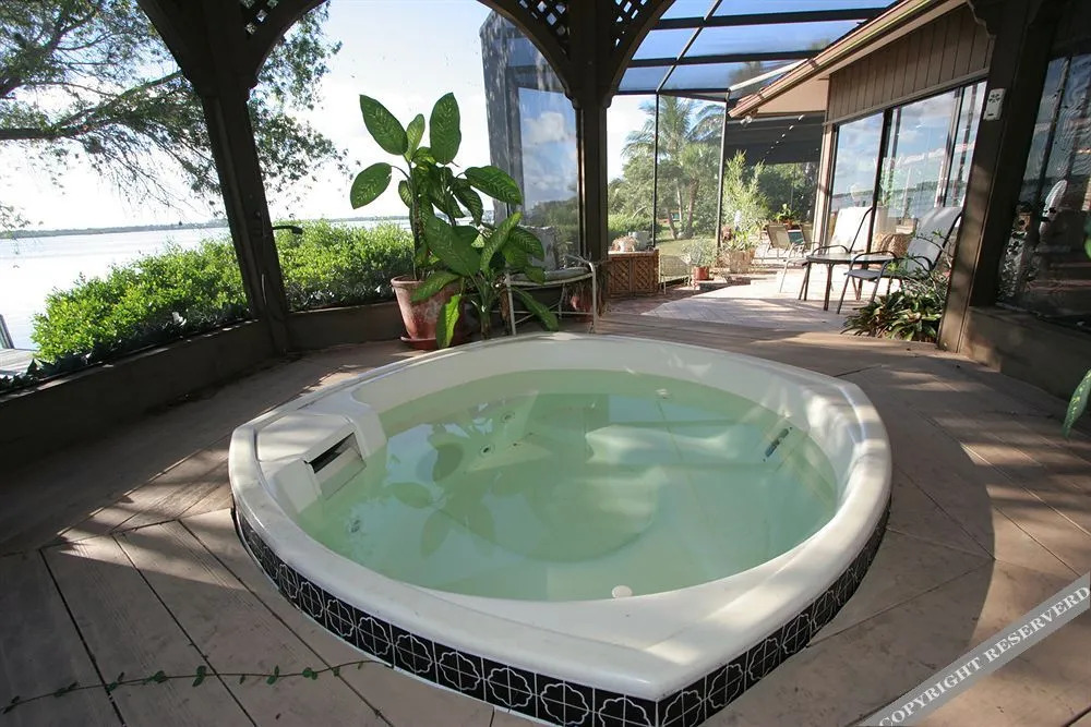 Siesta Key Pool Homes by RVA