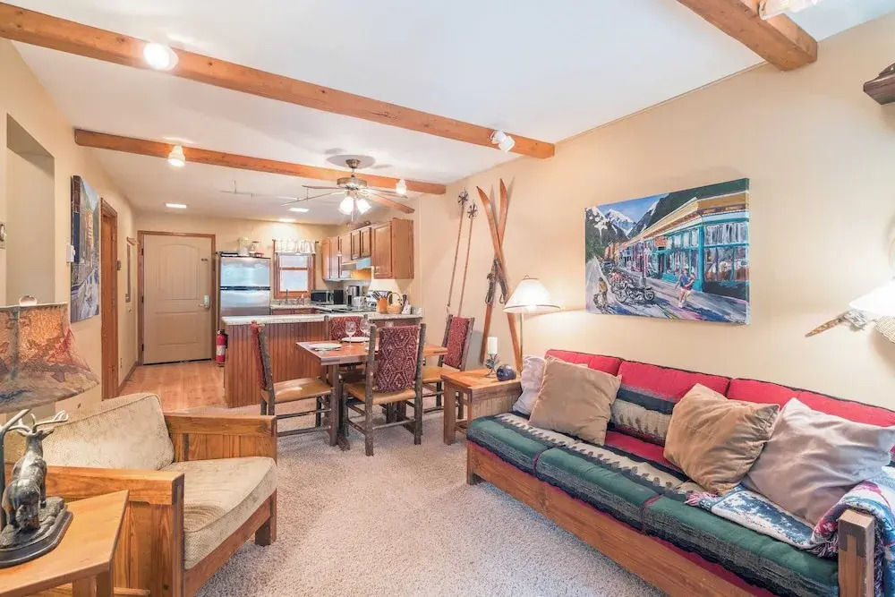Ghostriders 5 by Avantstay 2 Bedroom Condo Near Main Street, Hiking & Skiing STR Permit #3571